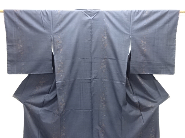  大特価品　未使用品　草花模様織り出し本場泥大島紬着物(5マルキ)